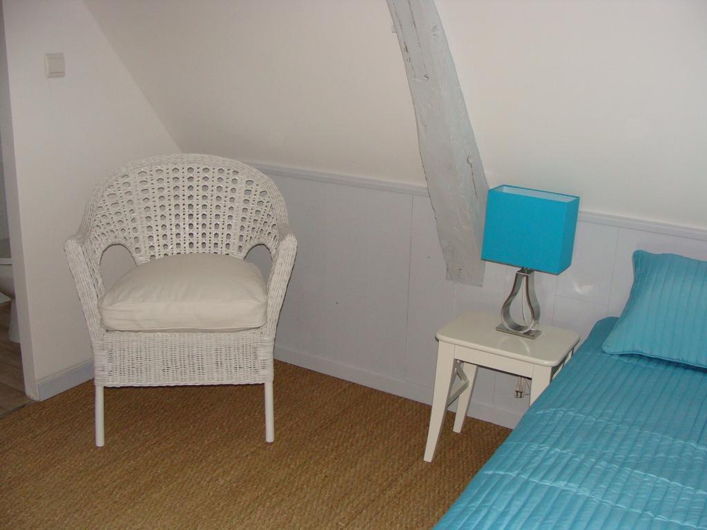 Le Vieux Castel Bed & Breakfast Goustranville Room photo